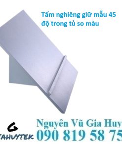 Tấm nghiêng giữ mẫu 45 độ trong tủ so màu - Giải pháp chuẩn xác